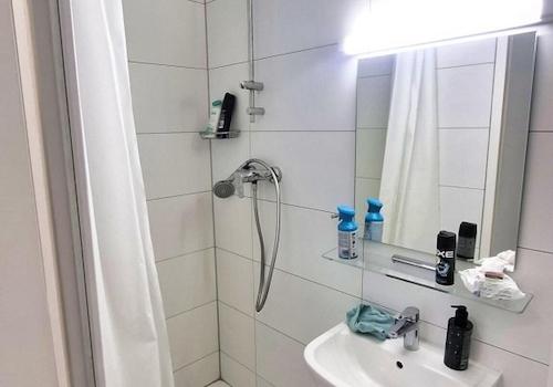Bad mit Dusche