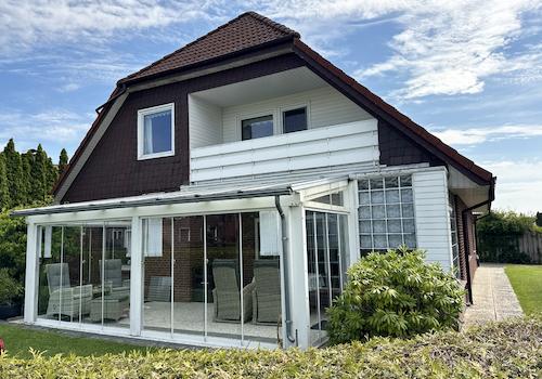 und attraktivem Sommergarten!
