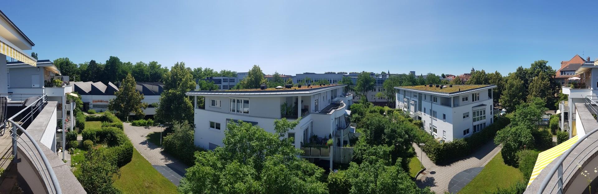 Panoramablick vom Balkon