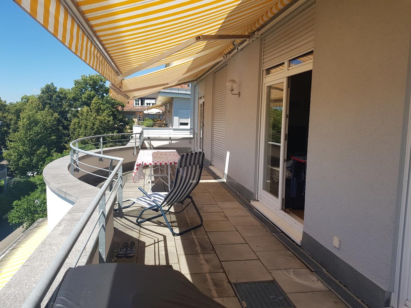großzügiger Balkon