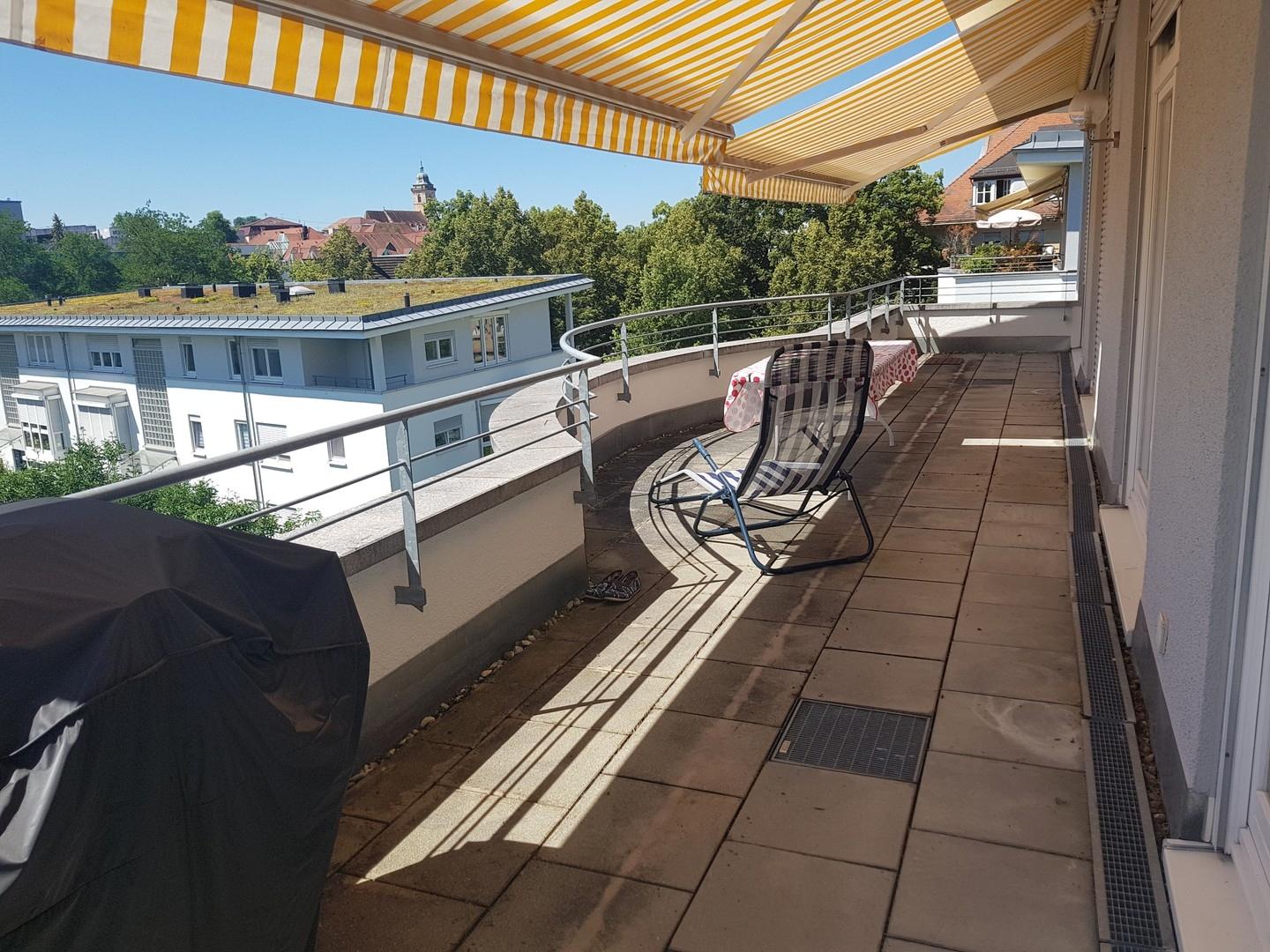großzügiger Balkon II