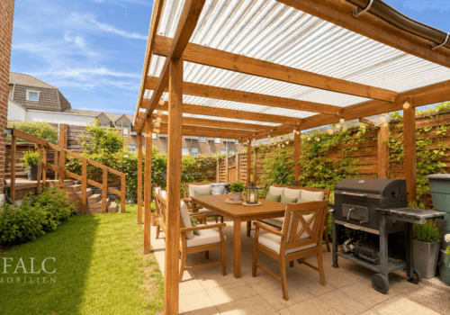 Terrasse mit Pergola