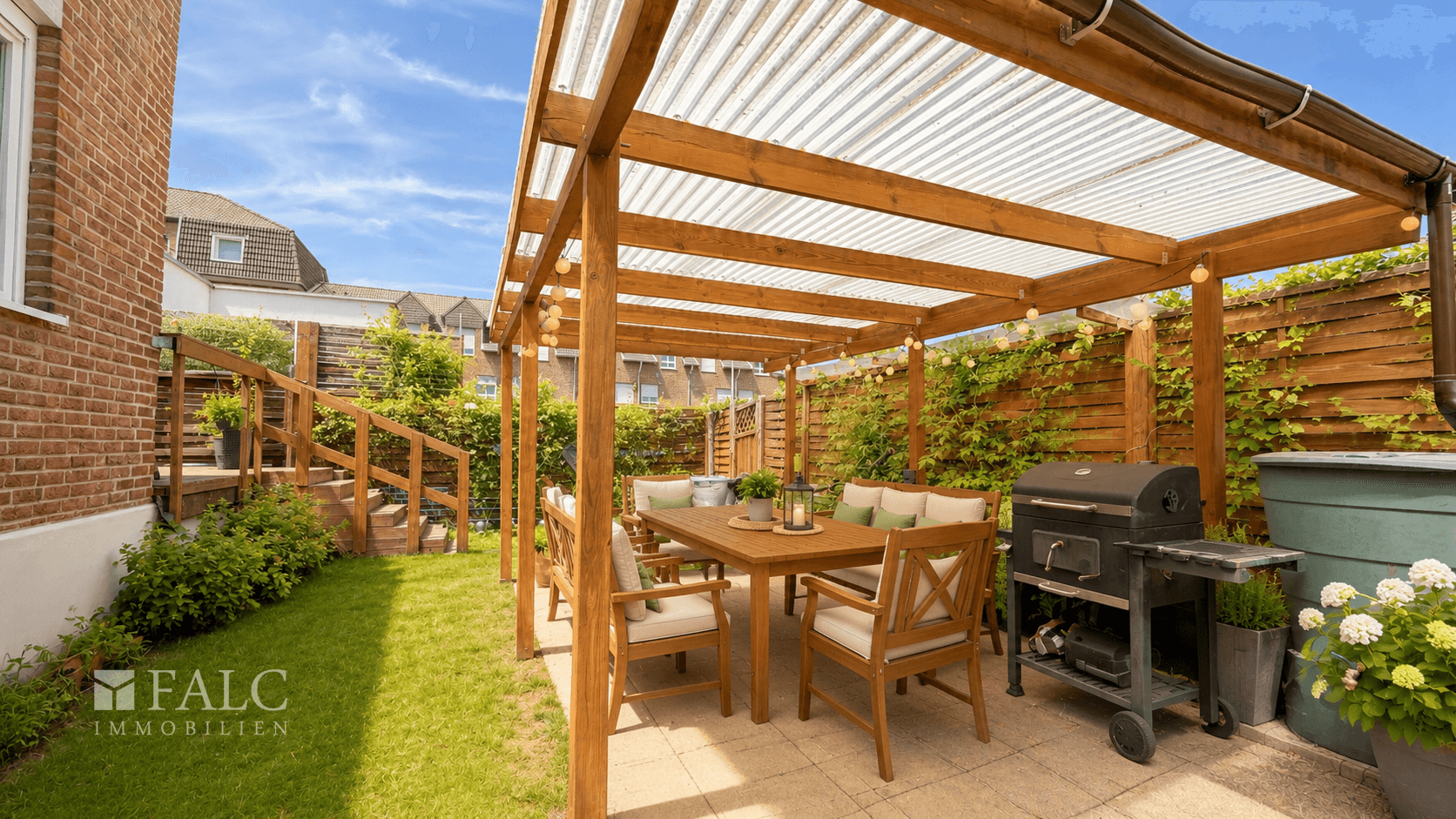 Terrasse mit Pergola