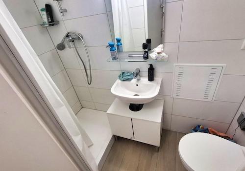 Bad mit Dusche