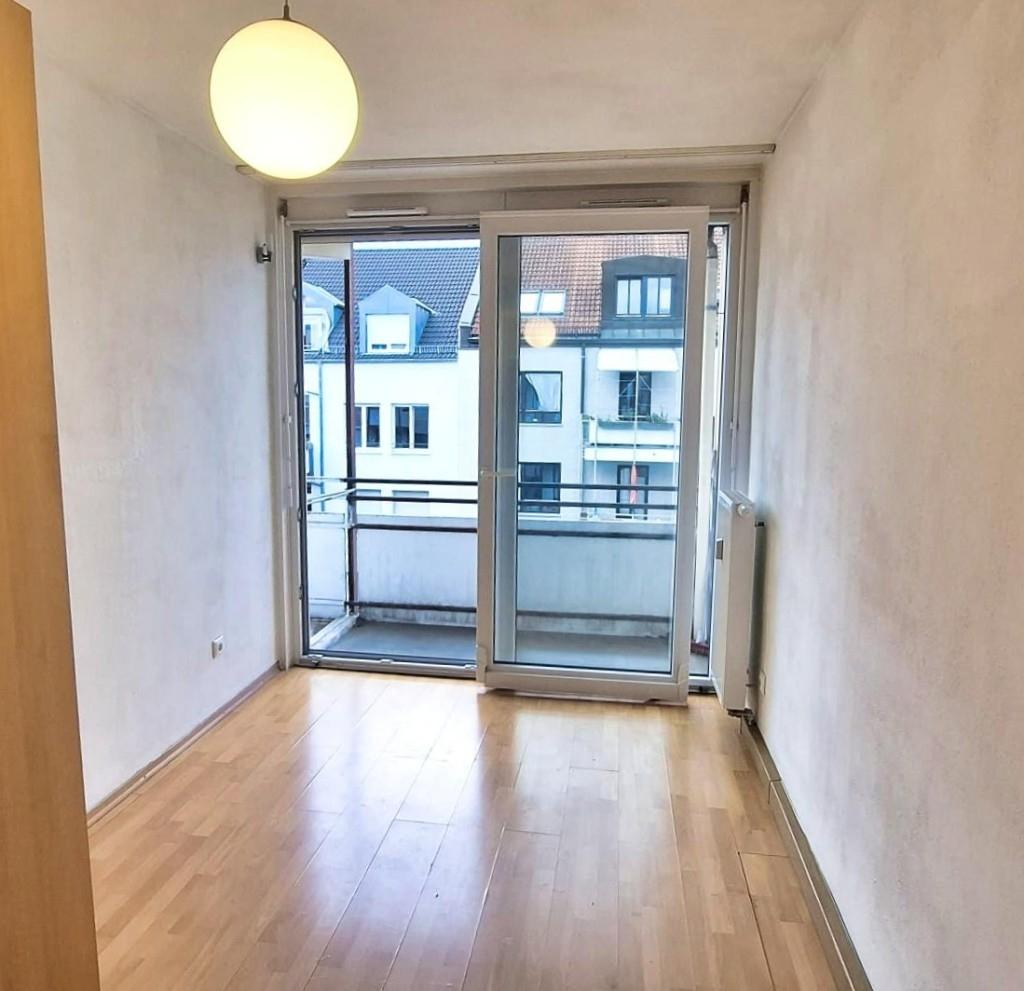 mit Balkon