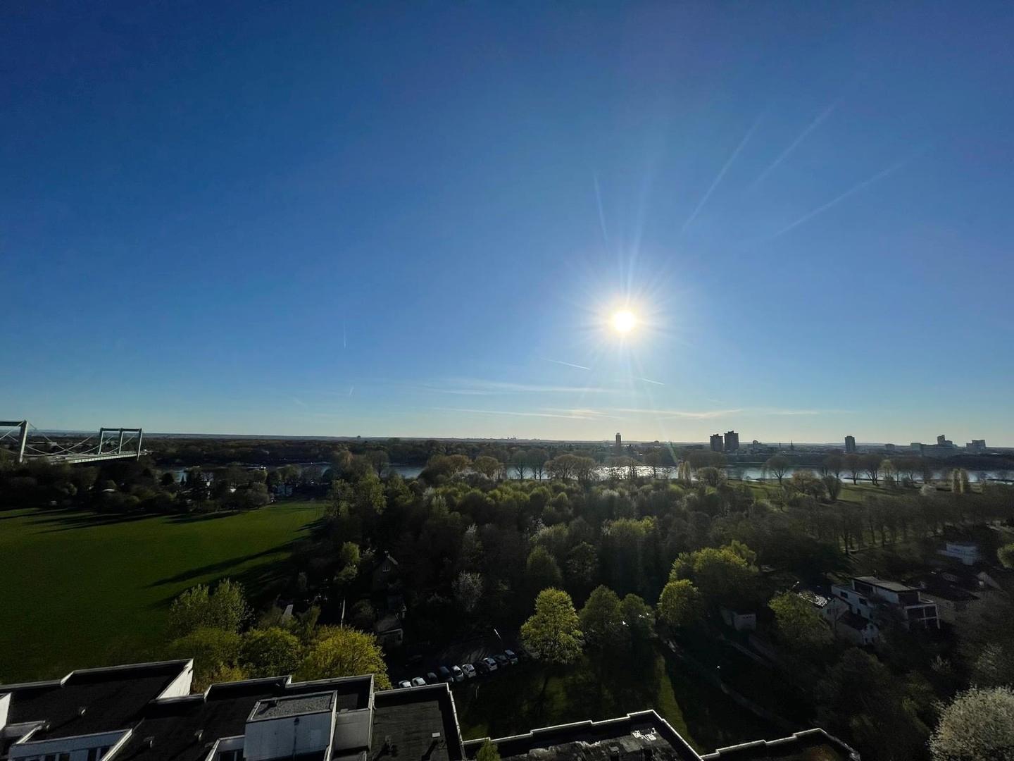 Blick vom Balkon/Wohnzimmer