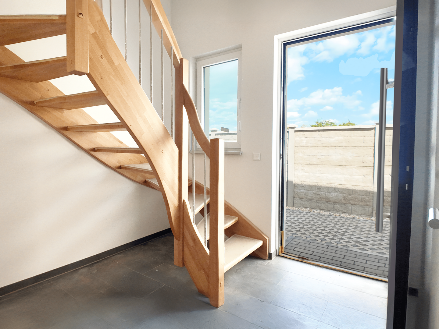 Hauseingang mit Zugang zur Wohnung im 1. Obergeschoss
