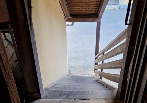 Zugang über Außentreppe
