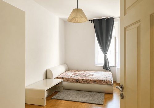 Schlafzimmer 1