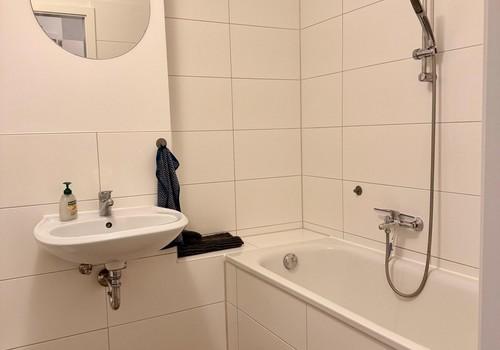 Bad mit Wanne