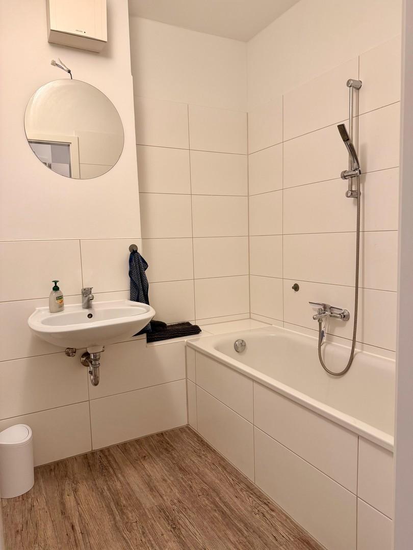 Bad mit Wanne