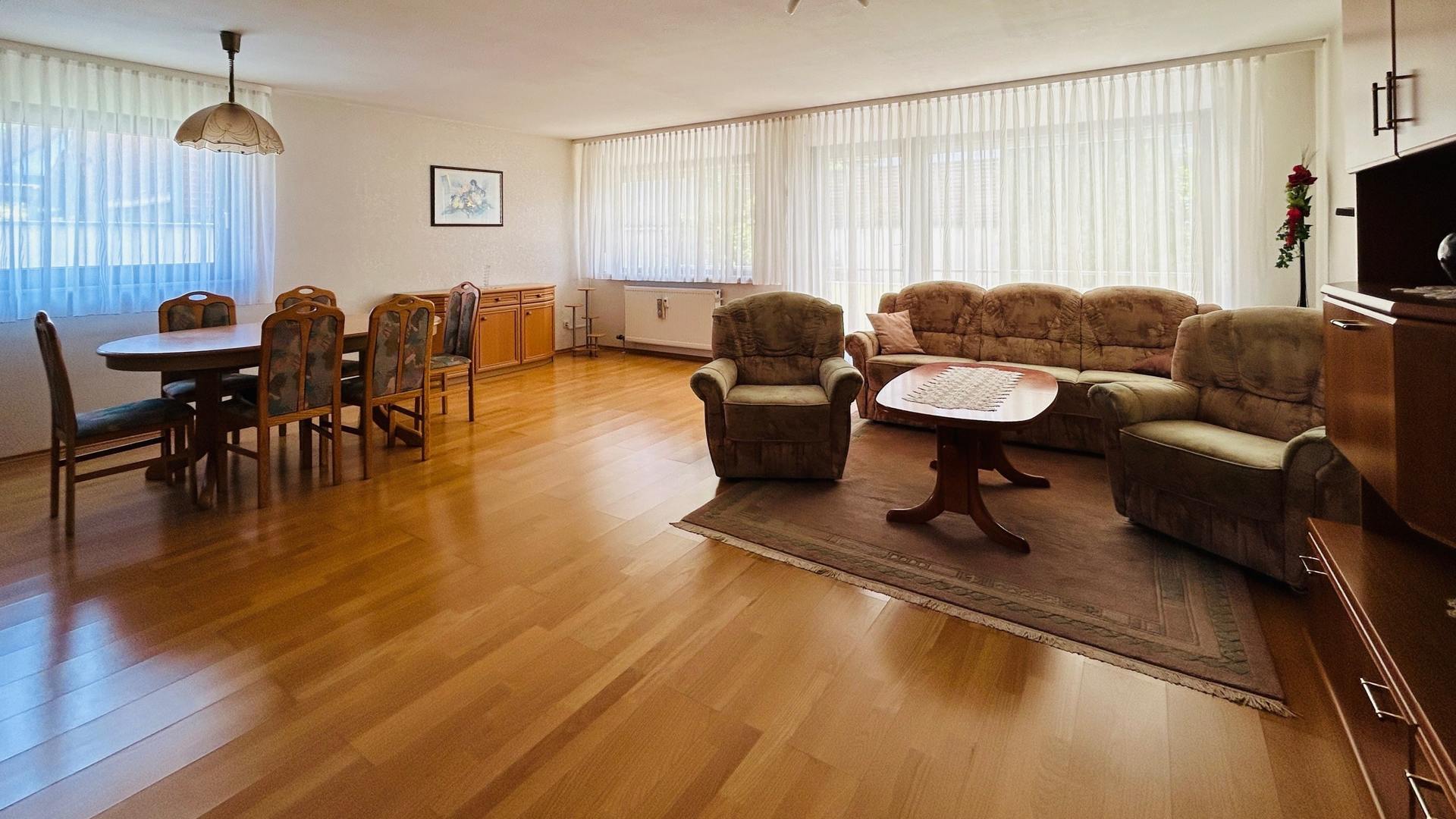 Wohn- und Esszimmer