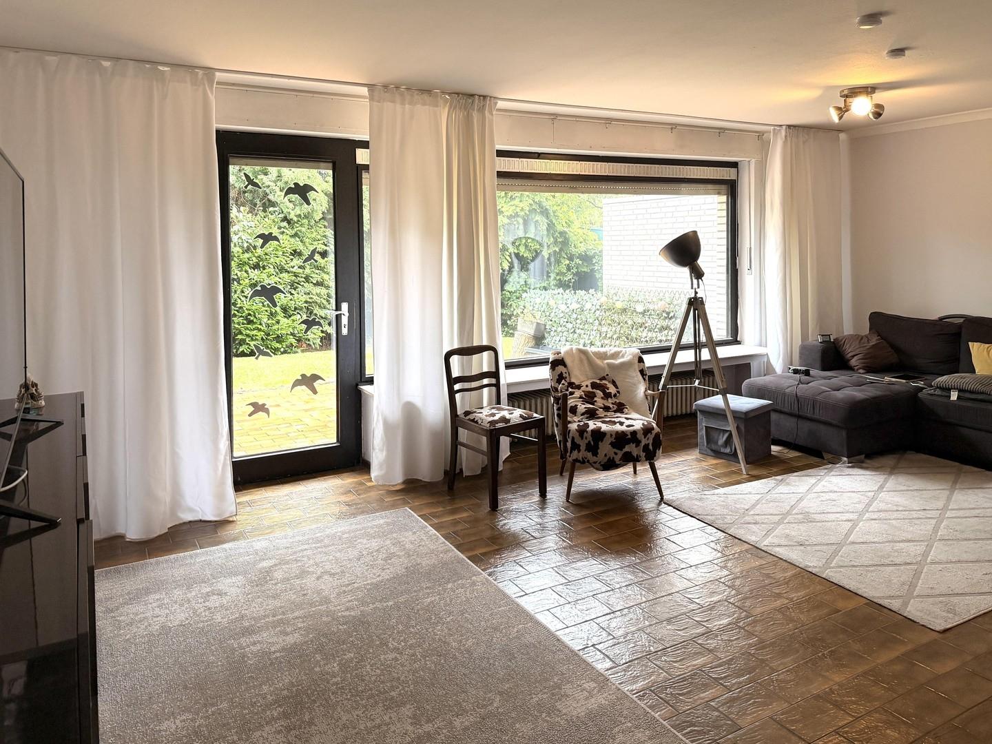 Im geräumigen Wohnzimmer