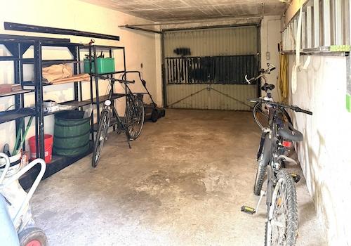 In der Garage ...