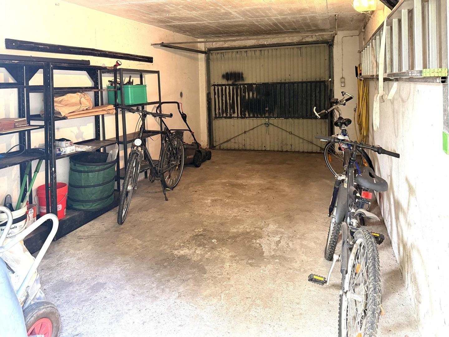 In der Garage ...