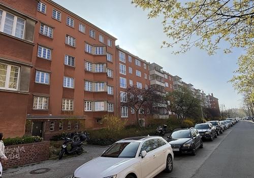 Ruhige Seitenstrasse