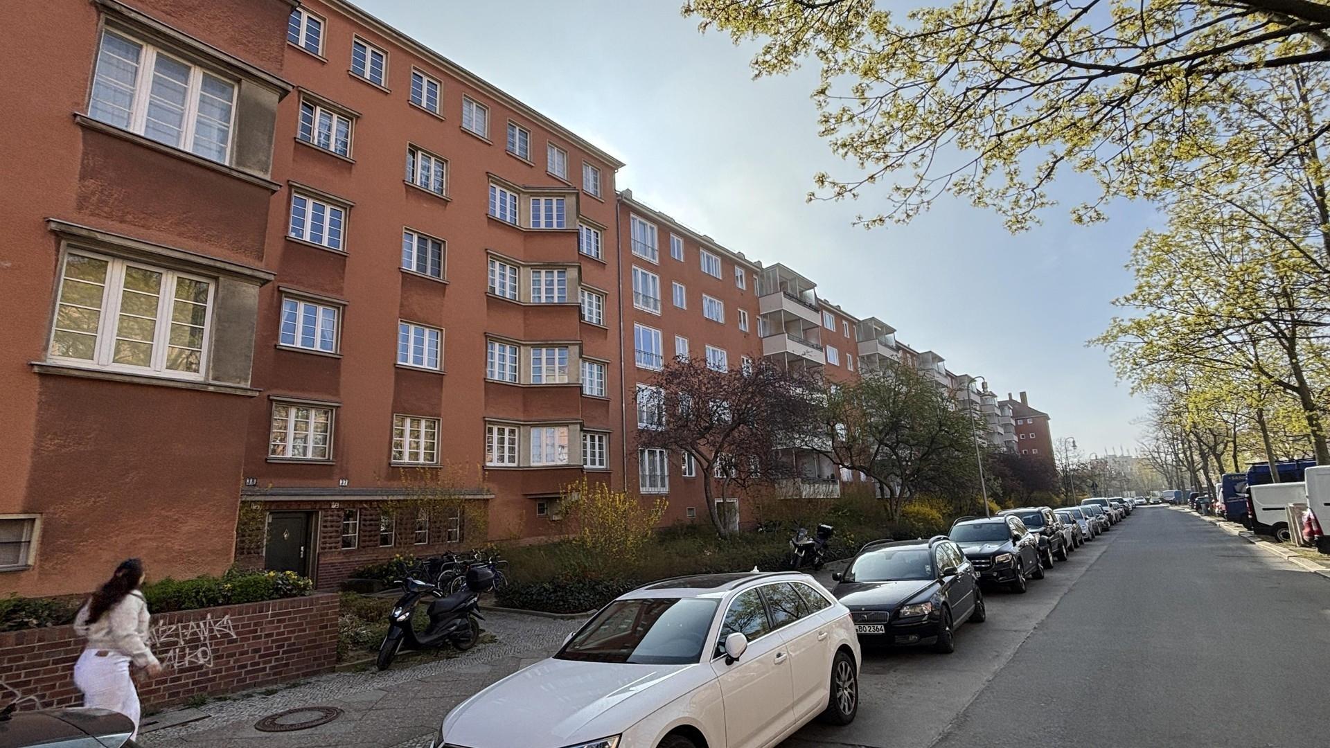 Ruhige Seitenstrasse
