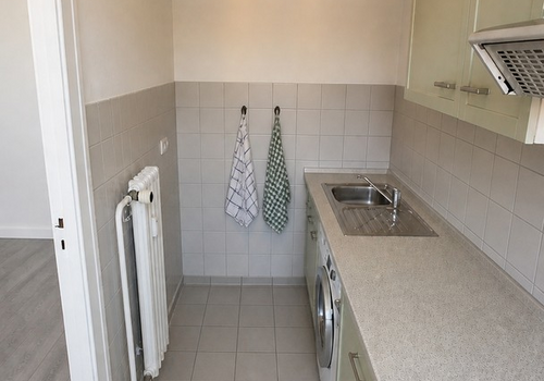 Küche mit Waschmaschine