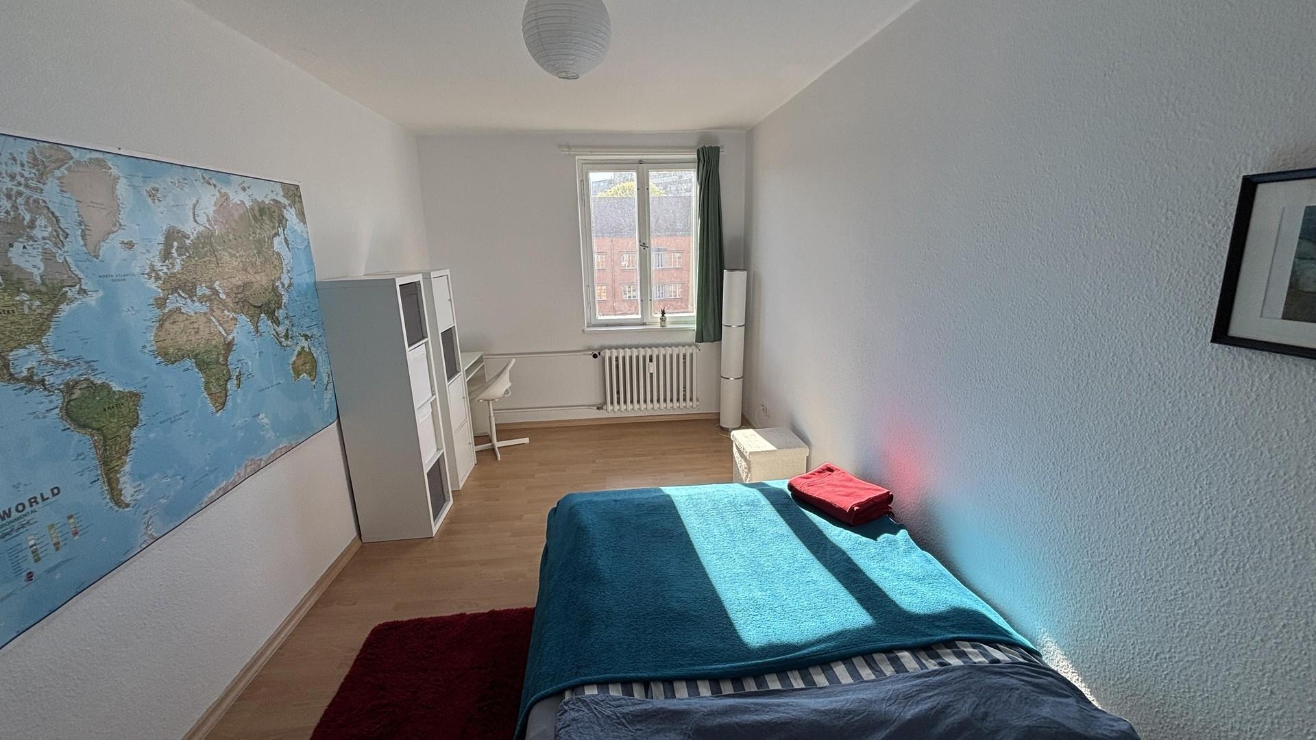 Schlafzimmer 1