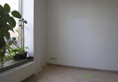 kleiner Laden mit Schaufenster