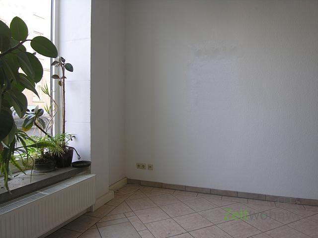 kleiner Laden mit Schaufenster