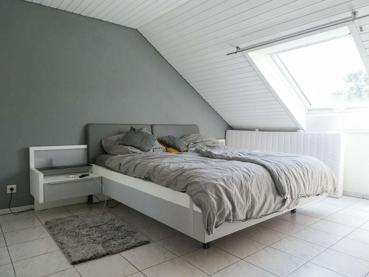 Schlafzimmer DG