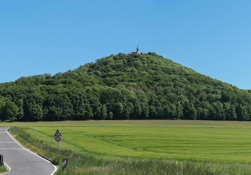 Lage:direkt am Hausberg 