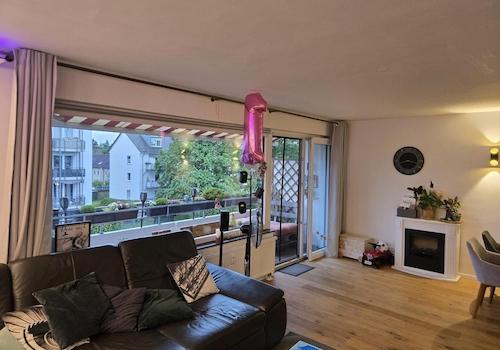 Wohnzimmer Richtung Balkon