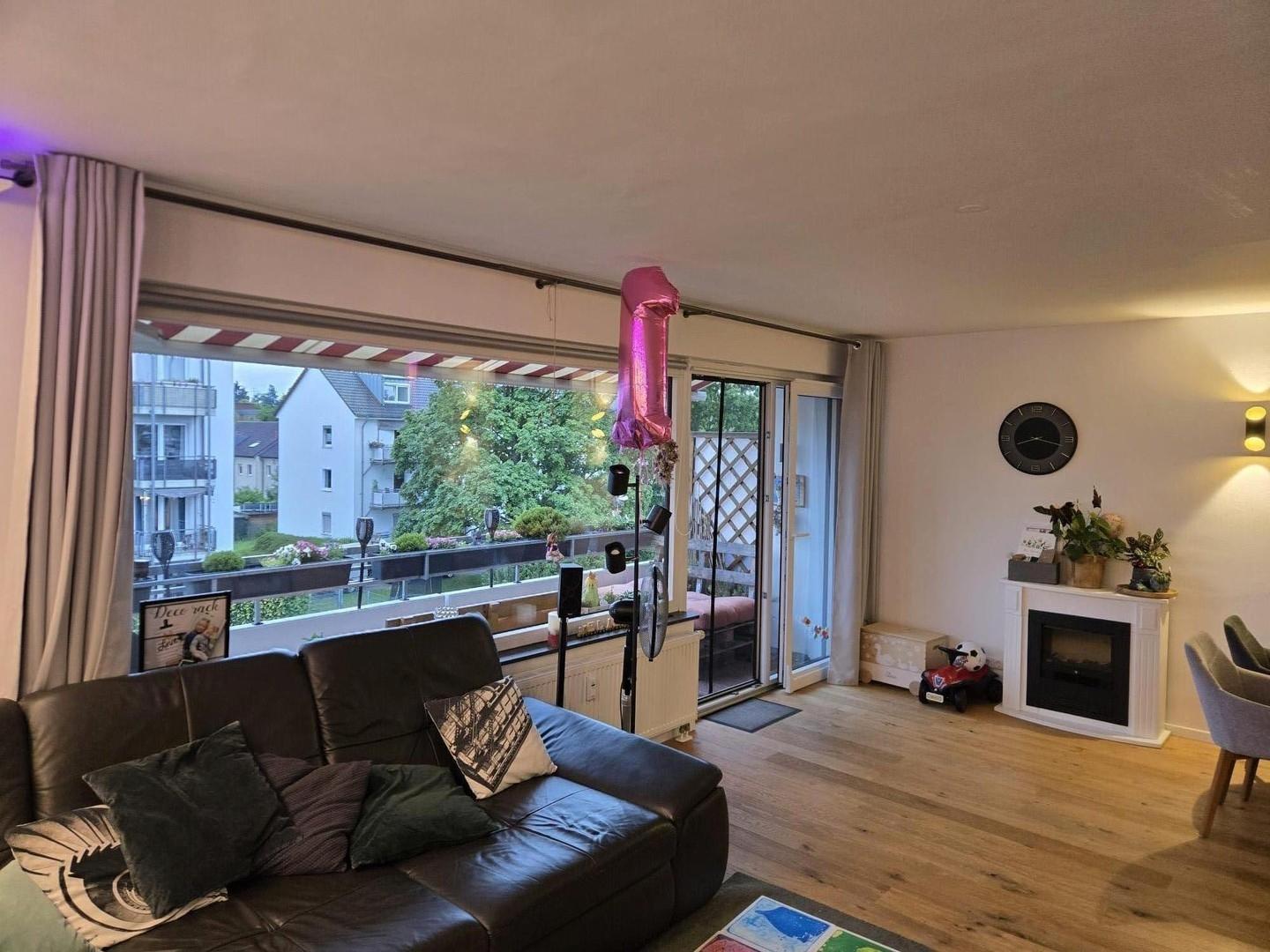 Wohnzimmer Richtung Balkon