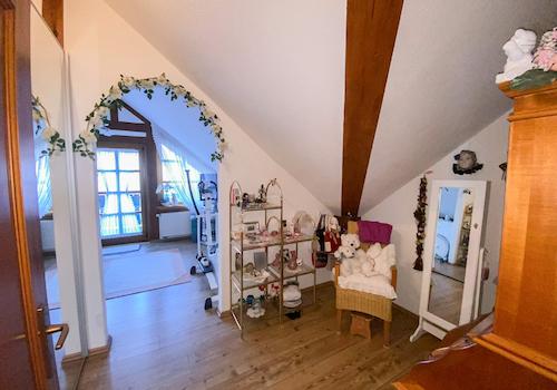 Durchgangszimmer DG