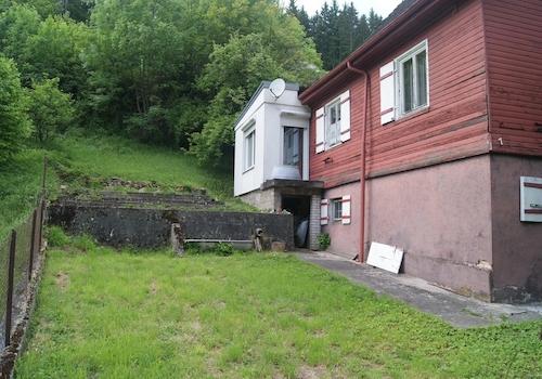 Großer, ebener Garten