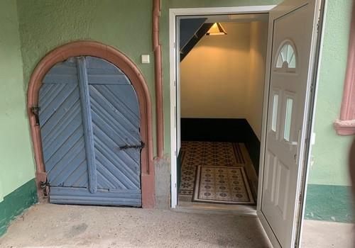 Eingang vom Hof