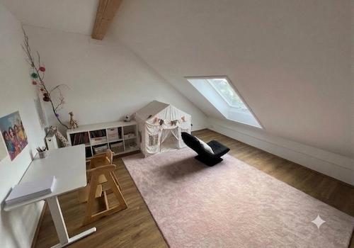 Kinderzimmer/Büro DG