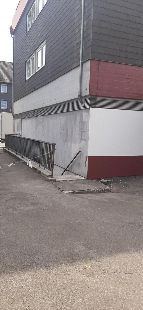Eingang über Außentreppe