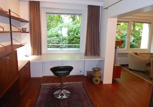 "halbes" Zimmer, rechts z. WZ