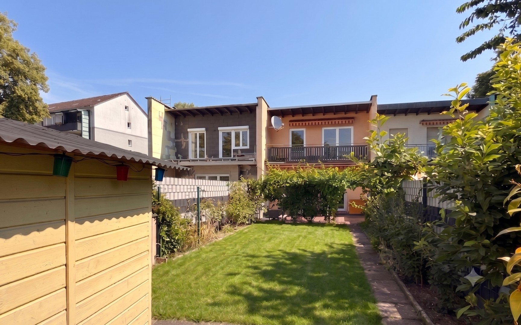Hausansicht vom Garten