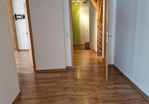Sicht zum Flur und SZ untere E