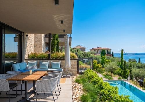 Terrasse mit Seeblick