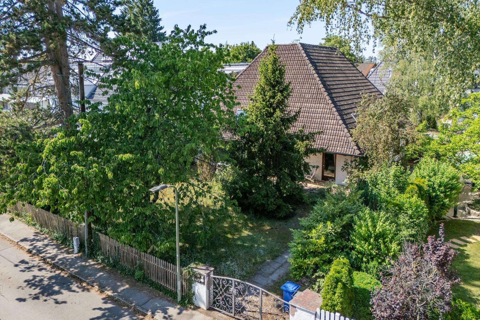 Blick in das Grundstück