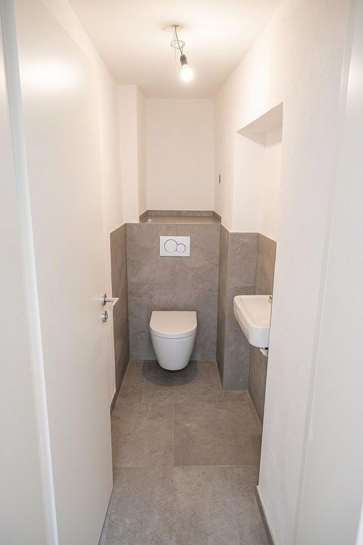 separates WC