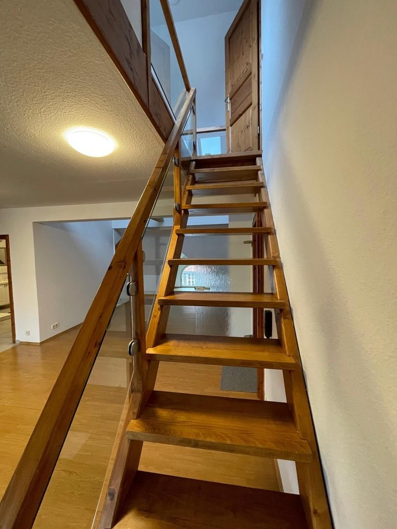Aufgang zur Galerie