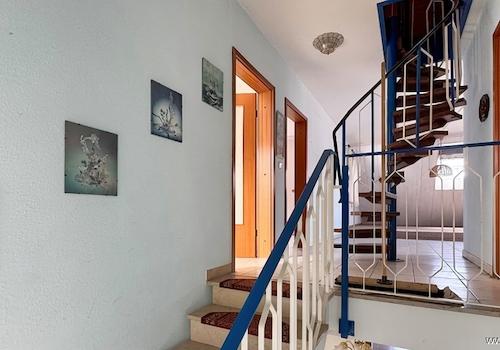 Treppe zum OG