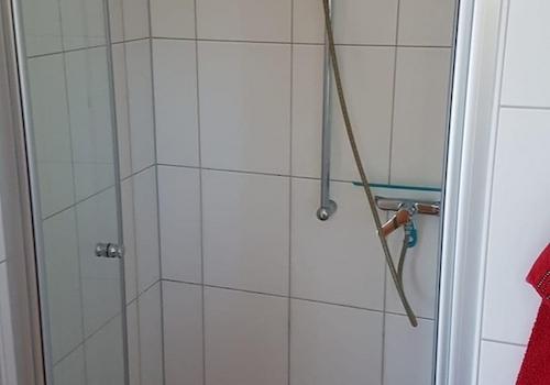 Dusche im Badezimmer EG