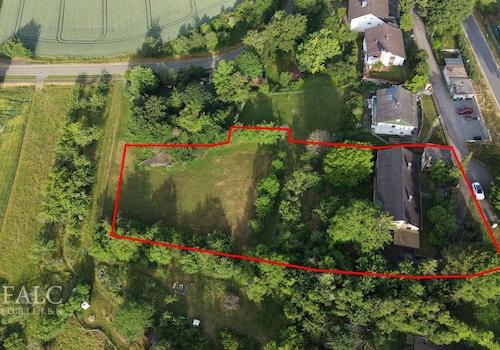 Ihr > 4.230 m² Grundstück!