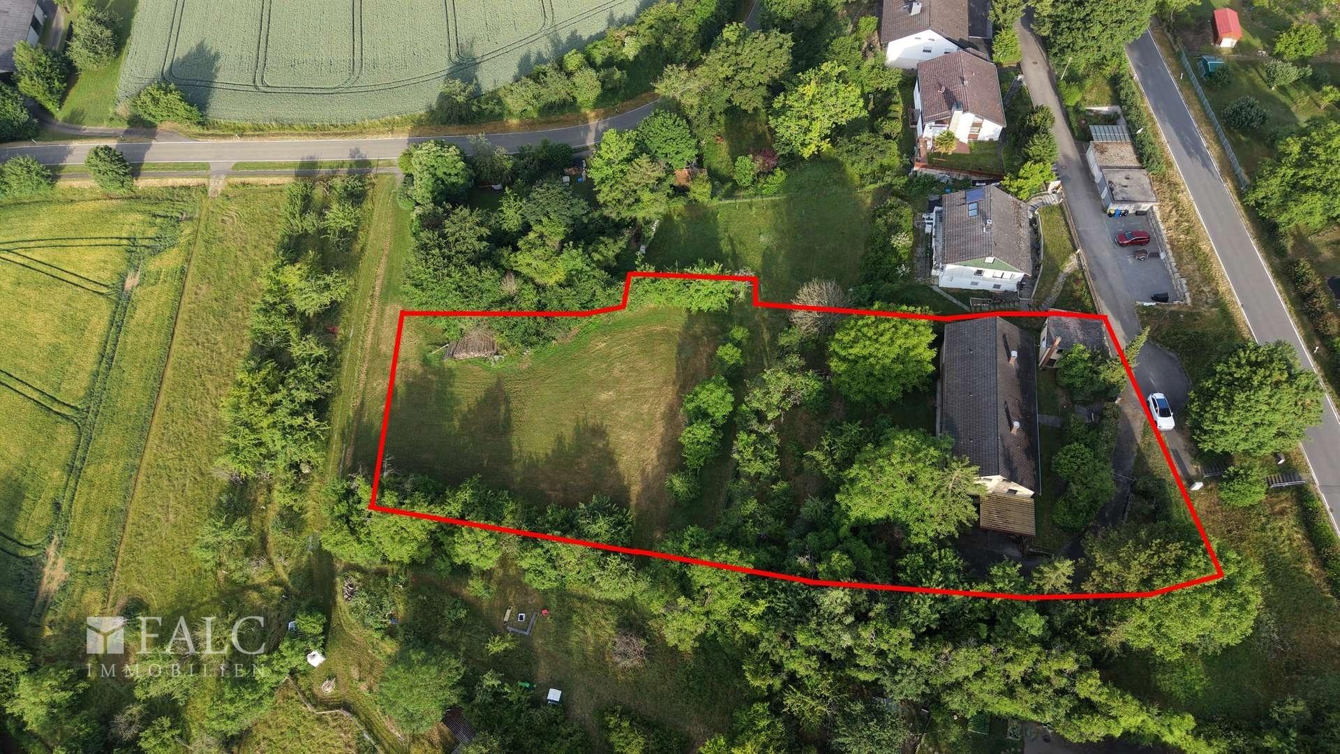 Ihr > 4.230 m² Grundstück!