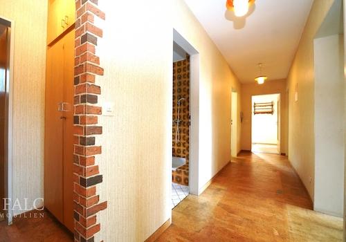 Flur Wohnung EG links