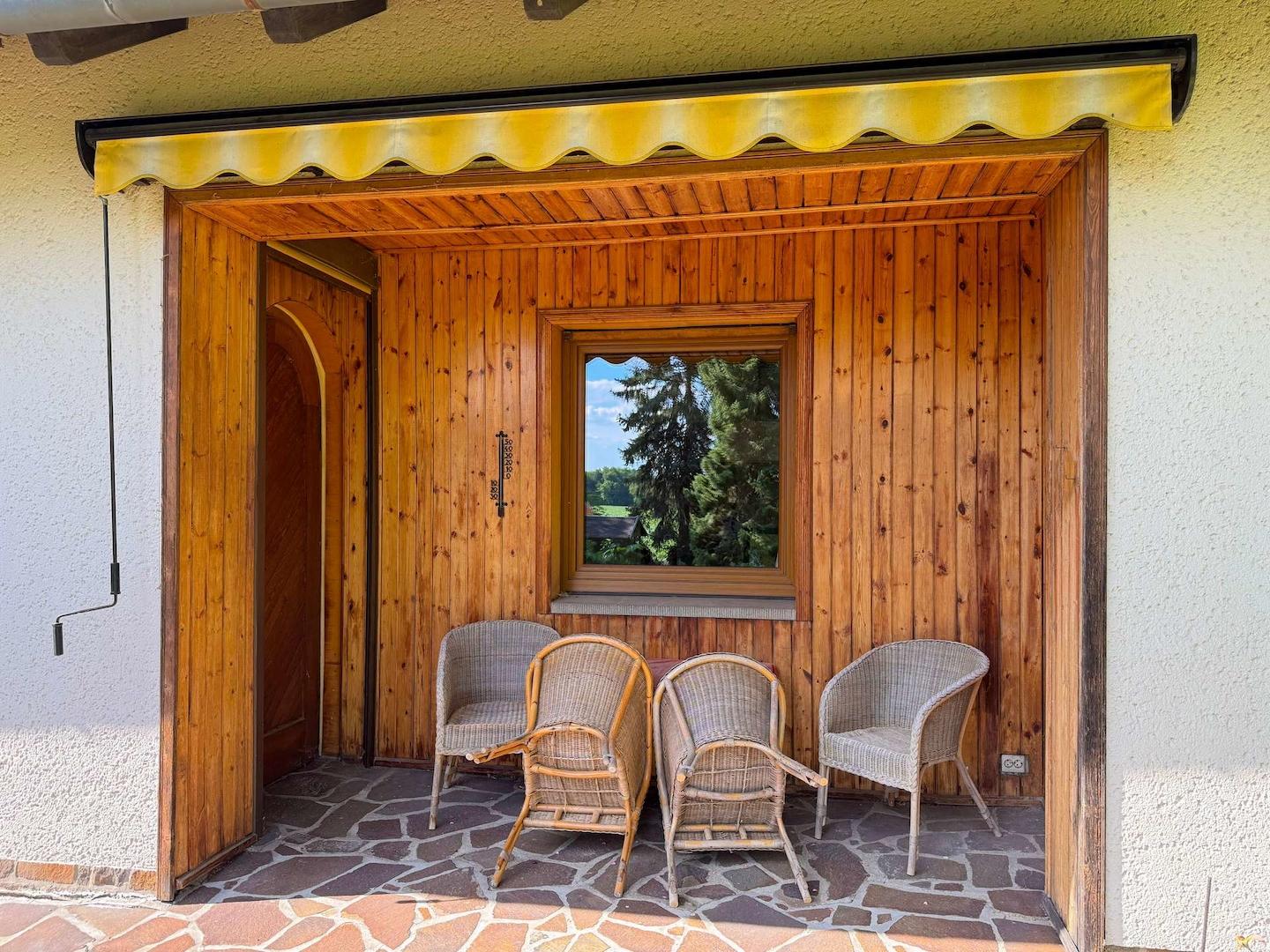 großzügige Terrasse