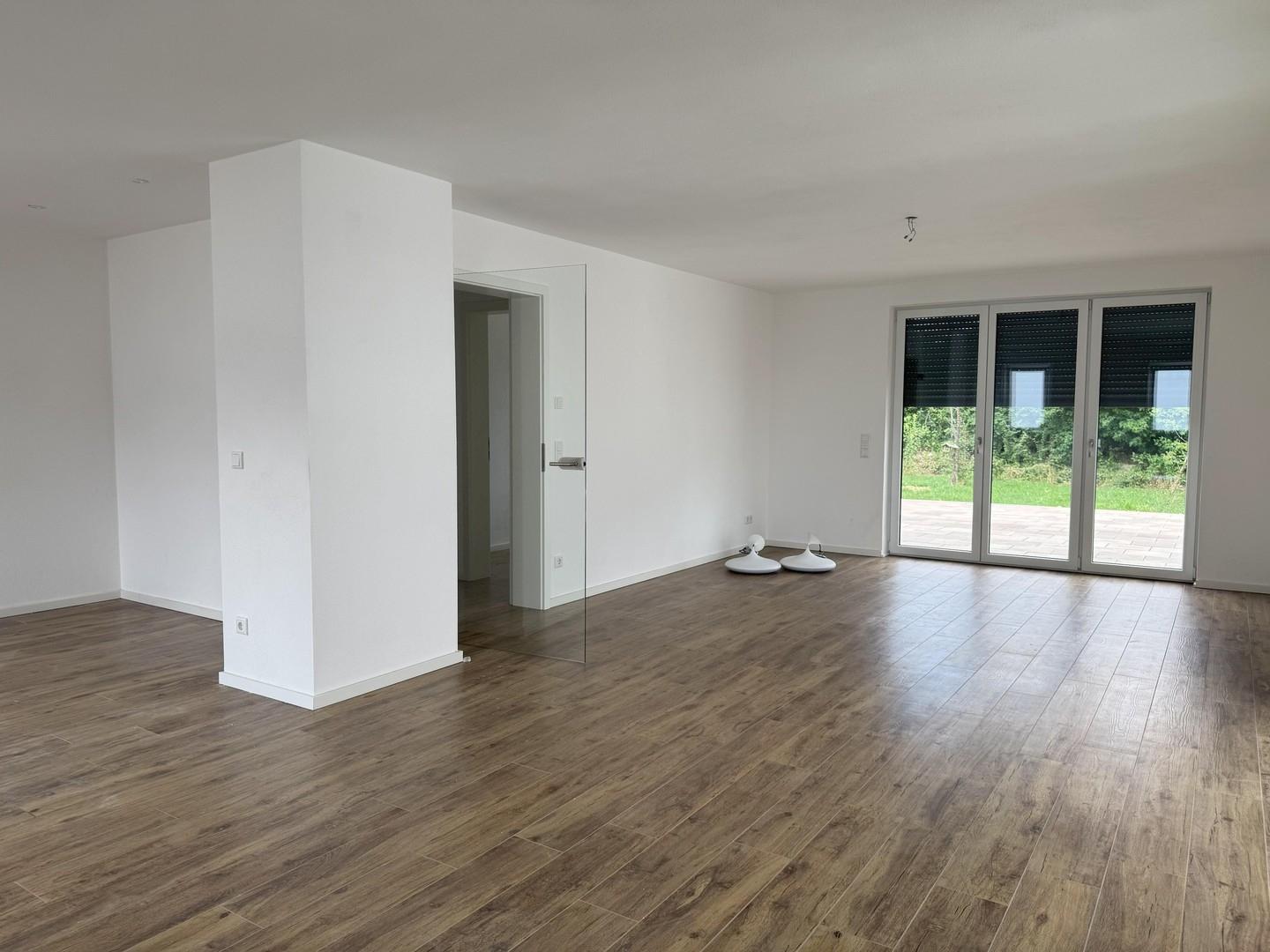 Wohnzimmer mit Terrassenblick
