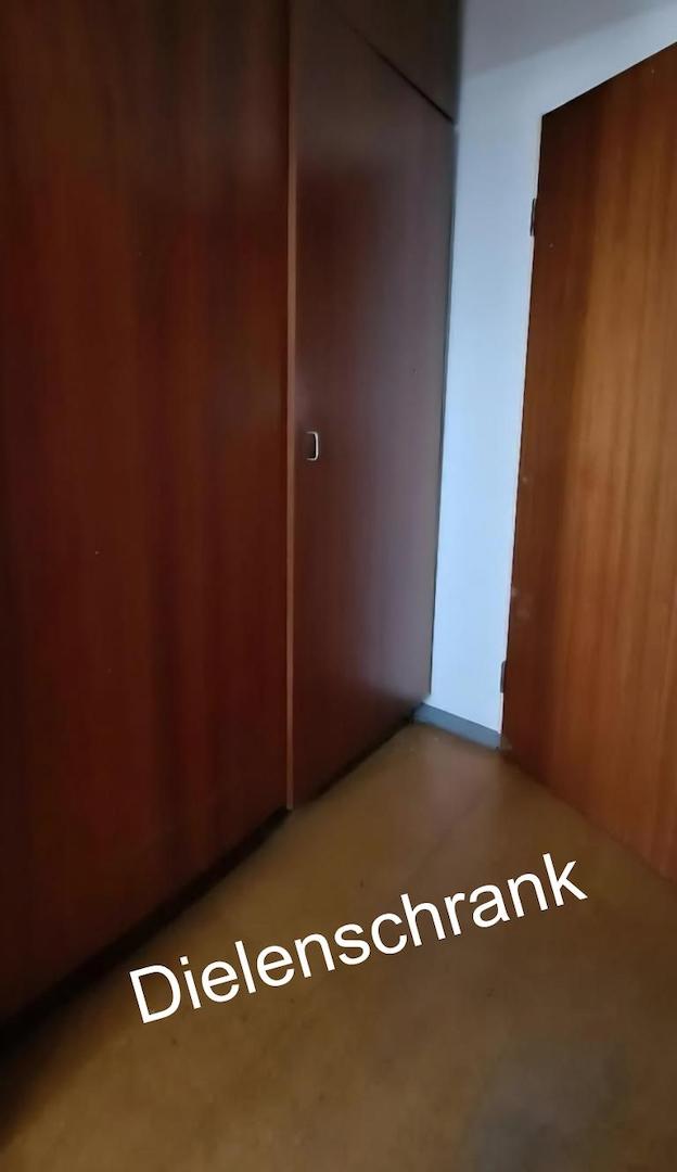 Dielenschrank