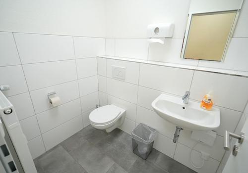 2. WC 1.OG